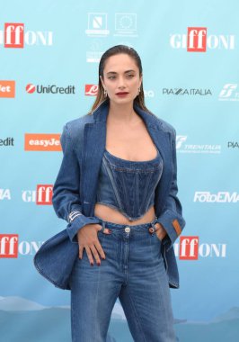 GIFFONI VALLE PIANA - 21 Temmuz 2024: Denise Capezza Giffoni Film Festivali 2024 - 21 Temmuz 2024 Giffoni Valle Piana, İtalya.