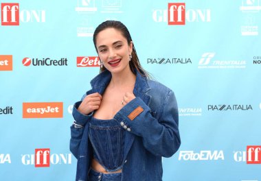 GIFFONI VALLE PIANA - 21 Temmuz 2024: Denise Capezza Giffoni Film Festivali 2024 - 21 Temmuz 2024 Giffoni Valle Piana, İtalya.