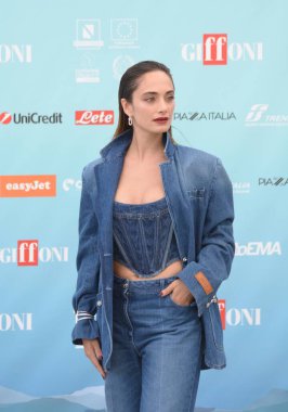 GIFFONI VALLE PIANA - 21 Temmuz 2024: Denise Capezza Giffoni Film Festivali 2024 - 21 Temmuz 2024 Giffoni Valle Piana, İtalya.