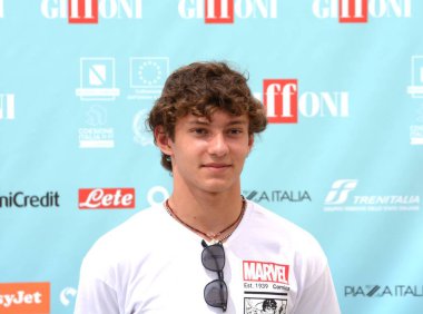 GIFFONI VALLE PIANA - 23 Temmuz 2024: Andrea Kimi Antonelli Giffoni Film Festivali 2024 - 23 Temmuz 2024 Giffoni Valle Piana, İtalya.