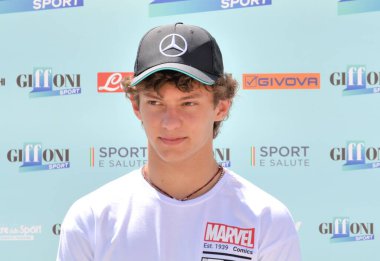 GIFFONI VALLE PIANA - 23 Temmuz 2024: Andrea Kimi Antonelli Giffoni Film Festivali 2024 - 23 Temmuz 2024 Giffoni Valle Piana, İtalya.