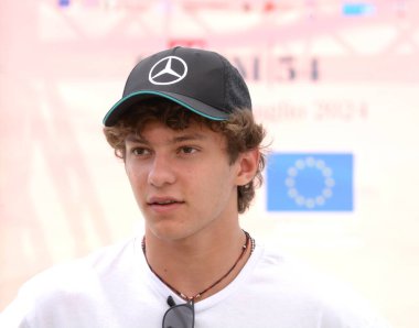 GIFFONI VALLE PIANA - 23 Temmuz 2024: Andrea Kimi Antonelli Giffoni Film Festivali 2024 - 23 Temmuz 2024 Giffoni Valle Piana, İtalya.