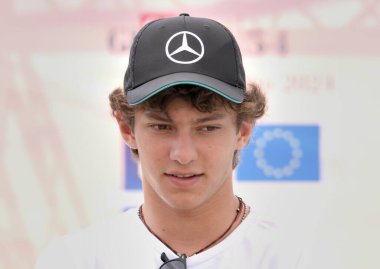 GIFFONI VALLE PIANA - 23 Temmuz 2024: Andrea Kimi Antonelli Giffoni Film Festivali 2024 - 23 Temmuz 2024 Giffoni Valle Piana, İtalya.