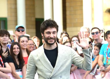 GIFFONI VALLE PIANA - 23 Temmuz 2024: Giffoni Film Festivali 'nde Lino Guanciale - 23 Temmuz 2024 Giffoni Valle Piana, İtalya.