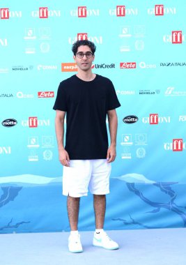 GIFFONI VALLE PIANA - 24 Temmuz 2024: Mouad Ait Rais namı diğer Teknoyd Giffoni Film Festivali 2024 - 24 Temmuz 2024 tarihinde Giffoni Valle Piana, İtalya.