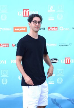 GIFFONI VALLE PIANA - 24 Temmuz 2024: Mouad Ait Rais namı diğer Teknoyd Giffoni Film Festivali 2024 - 24 Temmuz 2024 tarihinde Giffoni Valle Piana, İtalya.