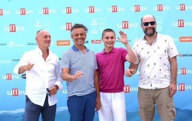 GIFFONI VALLE PIANA - 25 Temmuz 2024: Pier Paolo Paganelli, Stefano Pesce, Zackari Delmas ve Giuseppe Squillaci Giffoni Film Festivali 2024 - 25 Temmuz 2024 tarihinde Giffoni Valle Piana, İtalya.