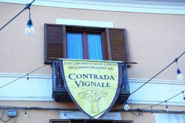 San Cipriano Picentino, İtalya - 27 Ekim 2024, Ortaçağ Festivali: Eşek yarışı.