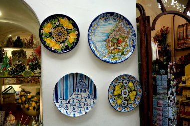 İtalya: Positano, Amalfi Sahili şehir manzarası, 10 Kasım 2024.