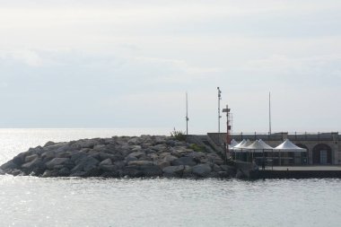 İtalya: Maiori kentsel manzarası, Amalfi kıyıları, 2 Aralık 2024.