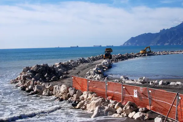 İtalya: Sahil uzantısı Salerno 'da, Şubat 2025.