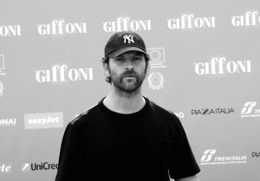 GIFFONI VALLE PIANA - 25 Temmuz 2024: Alessandro Borghi Giffoni Film Festivali 2024 - 25 Temmuz 2024 tarihinde Giffoni Valle Piana, İtalya.