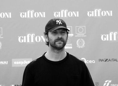 GIFFONI VALLE PIANA - 25 Temmuz 2024: Alessandro Borghi Giffoni Film Festivali 2024 - 25 Temmuz 2024 tarihinde Giffoni Valle Piana, İtalya.