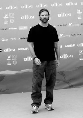 GIFFONI VALLE PIANA - 25 Temmuz 2024: Alessandro Borghi Giffoni Film Festivali 2024 - 25 Temmuz 2024 tarihinde Giffoni Valle Piana, İtalya.
