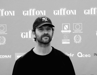 GIFFONI VALLE PIANA - 25 Temmuz 2024: Alessandro Borghi Giffoni Film Festivali 2024 - 25 Temmuz 2024 tarihinde Giffoni Valle Piana, İtalya.