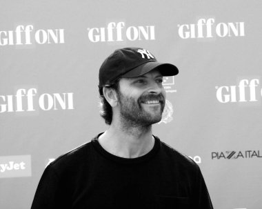 GIFFONI VALLE PIANA - 25 Temmuz 2024: Alessandro Borghi Giffoni Film Festivali 2024 - 25 Temmuz 2024 tarihinde Giffoni Valle Piana, İtalya.