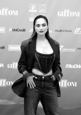 GIFFONI VALLE PIANA - 21 Temmuz 2024: Denise Capezza Giffoni Film Festivali 2024 - 21 Temmuz 2024 Giffoni Valle Piana, İtalya.