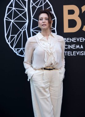 BENEVENTO, İtalya - 25 Haziran 2025 'te İtalya' nın Benevento kentinde düzenlenen BCT Benevento Sinema ve Televizyon Festivali 2025 'e katıldı.. 