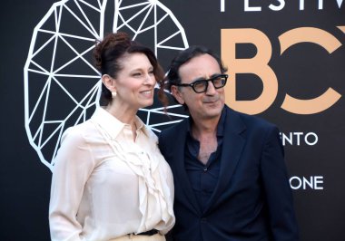 BENEVENTO, ITALY - 25 Haziran 2025: Susy Del Giudice ve Giovanni Esposito, 25 Haziran 2025 tarihinde İtalya 'nın Benevento kentinde düzenlenen BCT Benevento Sinema ve Televizyon Festivali' ne katıldılar.. 