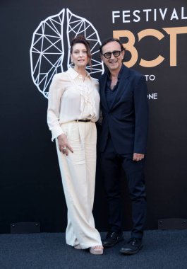 BENEVENTO, ITALY - 25 Haziran 2025: Susy Del Giudice ve Giovanni Esposito, 25 Haziran 2025 tarihinde İtalya 'nın Benevento kentinde düzenlenen BCT Benevento Sinema ve Televizyon Festivali' ne katıldılar.. 