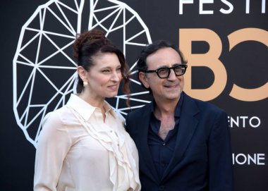 BENEVENTO, ITALY - 25 Haziran 2025: Susy Del Giudice ve Giovanni Esposito, 25 Haziran 2025 tarihinde İtalya 'nın Benevento kentinde düzenlenen BCT Benevento Sinema ve Televizyon Festivali' ne katıldılar.. 