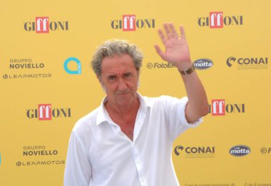 GiFFONI VALİNA PİANA - 23 Temmuz 2025: Paolo Sorrentino Giffoni Film Festivali 2025 - 23 Temmuz 2025 tarihinde Giffoni Valle Piana, İtalya.