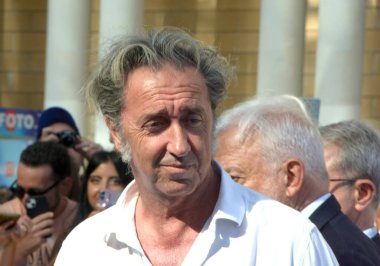 GiFFONI VALİNA PİANA - 23 Temmuz 2025: Paolo Sorrentino Giffoni Film Festivali 2025 - 23 Temmuz 2025 tarihinde Giffoni Valle Piana, İtalya.
