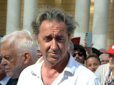 GiFFONI VALİNA PİANA - 23 Temmuz 2025: Paolo Sorrentino Giffoni Film Festivali 2025 - 23 Temmuz 2025 tarihinde Giffoni Valle Piana, İtalya.