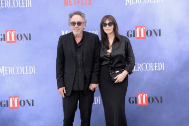 GiFFONI VALİNA PİANA - 25 Temmuz 2025: Tim Burton ve Monica Bellucci, Giffoni Film Festivali 2025 - 25 Temmuz 2025 tarihinde Giffoni Valle Piana, İtalya 'da.