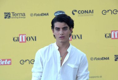 GiFFONI VALİNA PİANA - 18 Temmuz 2025: Samuele Carrino Giffoni Film Festivali 2025 - 18 Temmuz 2025 tarihinde Giffoni Valle Piana, İtalya.