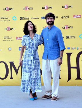 GiFFONI VALLE PİANA - 18 Temmuz 2025: Casa Abis 'ten Stella Falchi ve Gabriele Abis Giffoni Film Festivali 2025 - 18 Temmuz 2025 tarihinde Giffoni Valle Piana, İtalya' da.