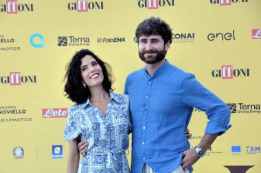 GiFFONI VALLE PİANA - 18 Temmuz 2025: Casa Abis 'ten Stella Falchi ve Gabriele Abis Giffoni Film Festivali 2025 - 18 Temmuz 2025 tarihinde Giffoni Valle Piana, İtalya' da.