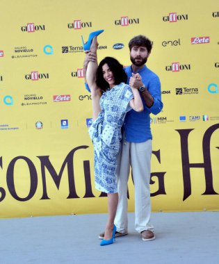 GiFFONI VALLE PİANA - 18 Temmuz 2025: Casa Abis 'ten Stella Falchi ve Gabriele Abis Giffoni Film Festivali 2025 - 18 Temmuz 2025 tarihinde Giffoni Valle Piana, İtalya' da.