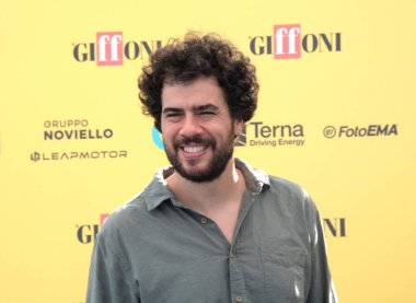 GiFFONI VALLE PIANA, İtalya - 20 Temmuz 2025: Andrea Pisani, Giffoni Film Festivali 2025 - 20 Temmuz 2025 tarihinde Giffoni Valle Piana, İtalya.