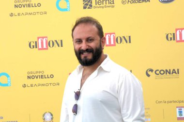 GIFFONI VALLE PIANA, İtalya - 21 Temmuz 2025: Çakal Fabio Balsamo 21 Temmuz 2025 tarihinde Giffoni Valle Piana, İtalya 'da Giffoni Film Festivali' ne katıldı.