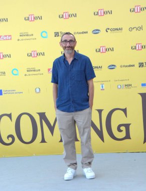 GIFFONI VALLE PIANA, İtalya - 22 Temmuz 2025: Manetti Bros 'tan Antonio Manetti, 22 Temmuz 2025' te Giffoni Valle Piana, İtalya 'da düzenlenen Giffoni Film Festivali' ne katıldı..
