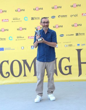 GIFFONI VALLE PIANA, İtalya - 22 Temmuz 2025: Manetti Bros 'tan Antonio Manetti, 22 Temmuz 2025' te Giffoni Valle Piana, İtalya 'da düzenlenen Giffoni Film Festivali' ne katıldı..