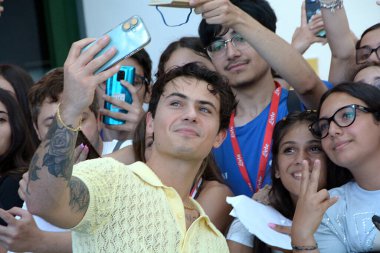 GIFFONI VALLE PIANA, ITALY - 23 Temmuz 2025: Benji & Fede Federico Rossi Giffoni Film Festivali 2025 - 23 Temmuz 2025 tarihinde Giffoni Valle Piana, İtalya.