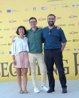 GiFFONI VALLE PIANA - 24 Temmuz 2025: Giulia Rosco, Andrea Moccia ve Claudio Morelli, Giffoni Film Festivali 2025 - 24 Temmuz 2025 tarihinde Giffoni Valle Piana, İtalya.