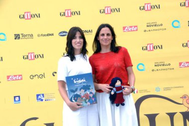 GIFFONI VALLE PIANA - 26 Temmuz 2025: Anella Mastalia ve Roberta Pastore Giffoni Film Festivali 2025 - 26 Temmuz 2025 tarihinde Giffoni Valle Piana, İtalya 'da.