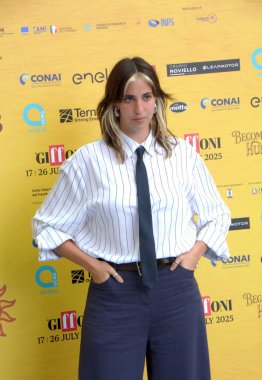GIFFONI VALLE PIANA - 26 Temmuz 2025: Angelica Cristina Gori aka Chiamamifaro Giffoni Film Festivali 2025 - 26 Temmuz 2025 tarihinde Giffoni Valle Piana, İtalya.