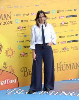 GIFFONI VALLE PIANA - 26 Temmuz 2025: Angelica Cristina Gori aka Chiamamifaro Giffoni Film Festivali 2025 - 26 Temmuz 2025 tarihinde Giffoni Valle Piana, İtalya.