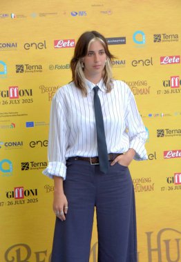 GIFFONI VALLE PIANA - 26 Temmuz 2025: Angelica Cristina Gori aka Chiamamifaro Giffoni Film Festivali 2025 - 26 Temmuz 2025 tarihinde Giffoni Valle Piana, İtalya.