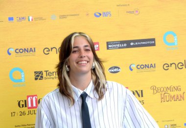 GIFFONI VALLE PIANA - 26 Temmuz 2025: Angelica Cristina Gori aka Chiamamifaro Giffoni Film Festivali 2025 - 26 Temmuz 2025 tarihinde Giffoni Valle Piana, İtalya.