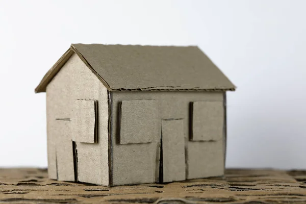 Модель Дома Сделанная Картона Маленький Бумажный Дом Означать Собственность Ипотеку — стоковое фото