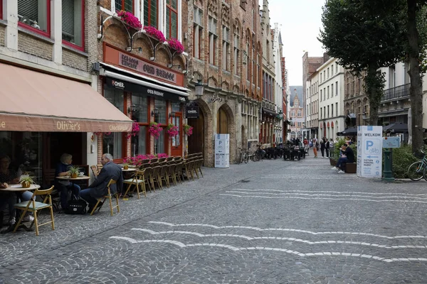 Bruges Belgium September 2022 Outdoor Restaurants Next Brick Buildings One — Stock Photo, Image