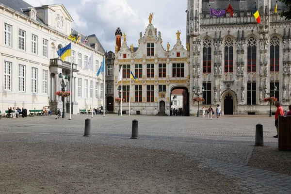 比利时布鲁日 2022年9月7日 伯格广场 前布鲁日广场庄园的18世纪部分 然后是16世纪的旧民事登记员和市政厅 — 图库照片