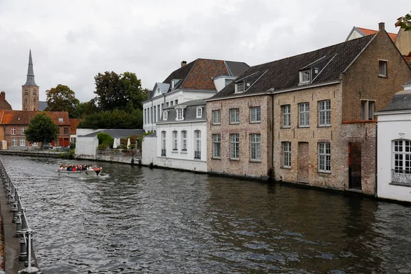 Brujas Bélgica Septiembre 2022 Fila Edificios Históricos Está Situada Largo —  Fotos de Stock