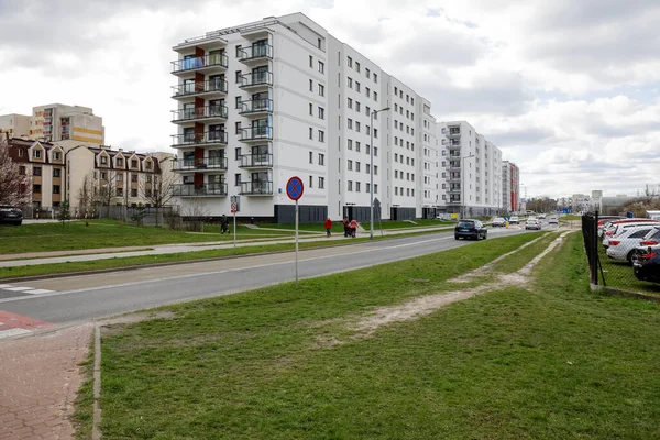 Varsavia Polonia Aprile 2023 Contemporanei Condomini Più Piani Situati Nella — Foto Stock