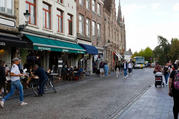 Bruges Belgium September 2022 Shop Windows Restaurants Brick Houses Cobbled — Stock Photo, Image